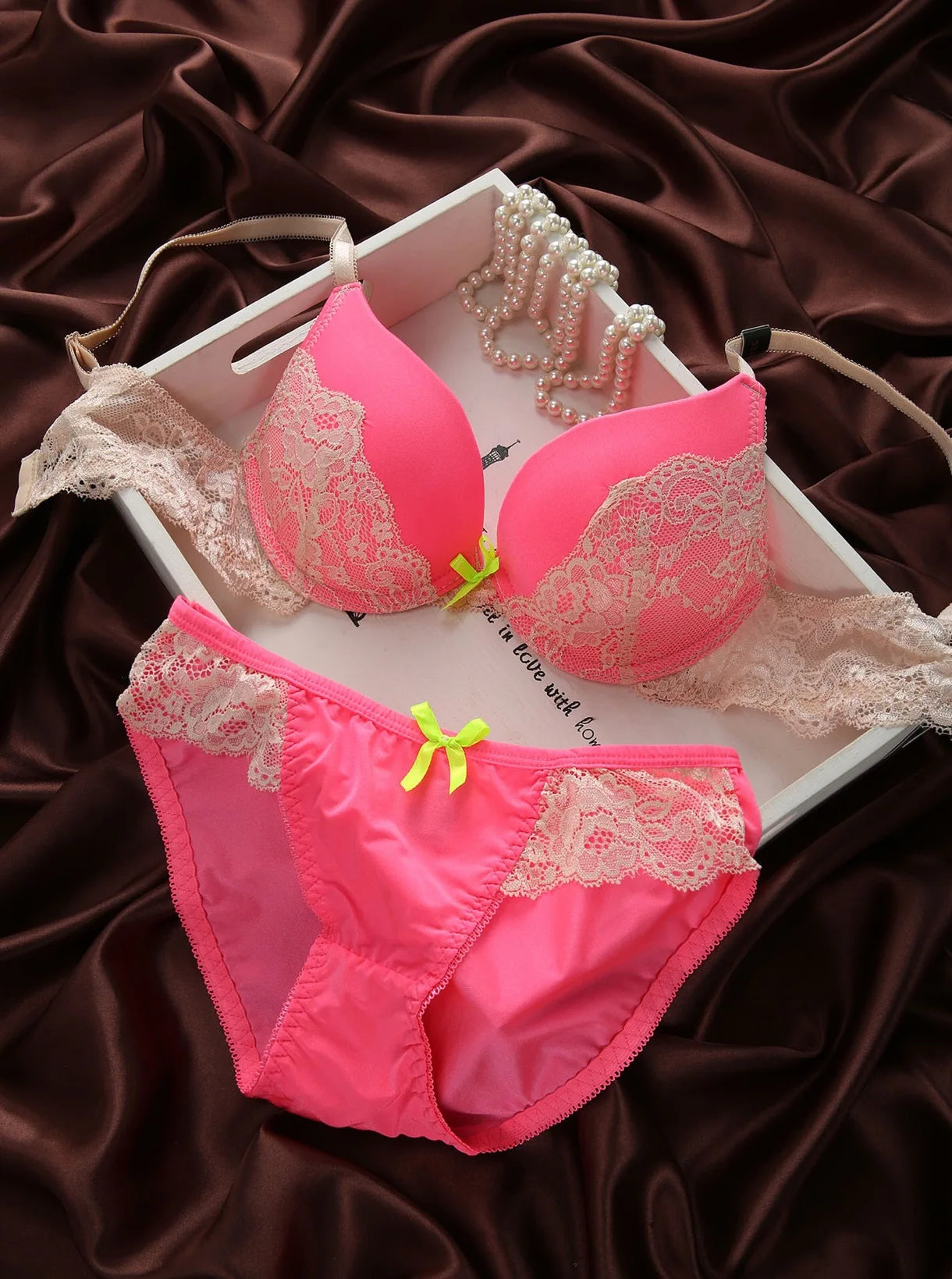 Underclothes Brand Underwear Women Bras B C cup Lingerie set With Brief Sexy Lingerie Lace Embroidery Bra Sets Bowknot Bras